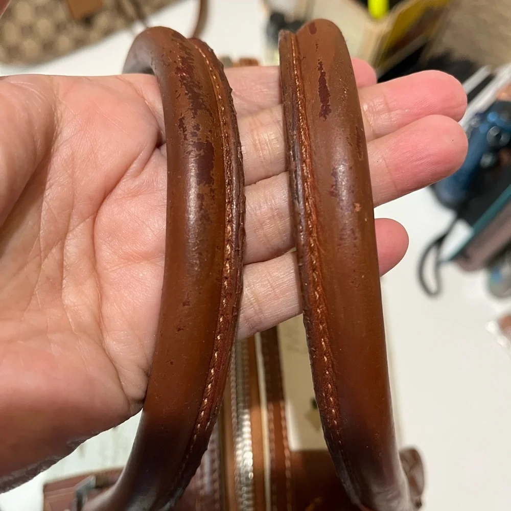 MCM PERFORATED VISETOS HANDBAG - Picture 6 of 16